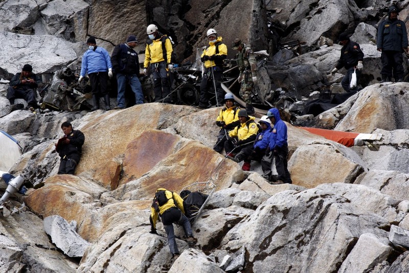 Rescate de víctimas de helicóptero siniestrado en el nevado Mama Rosa de Paucartambo Cusco