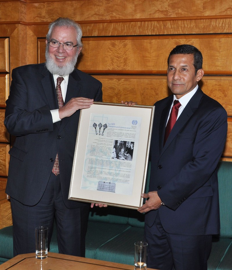 Presidente Ollanta Humala junto al director de la  Organización Internacional del Trabajo (OIT) Juan Somavia en Ginebra,Suiza