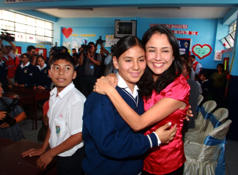 Primera Dama Nadine Heredia, participó en actividad de estrategia frente al acoso y agresión entre estudiantes en el colegio Nicolás Copérnico