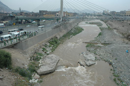 Vistas del Río Rímac sobre el Puente Santa Rosa