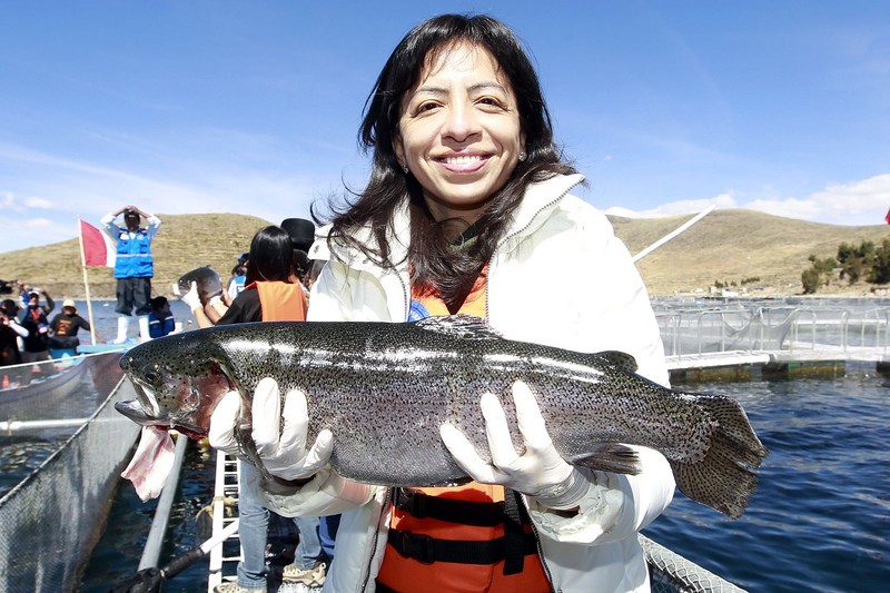 Primera Dama Nadine Heredia en el lanzamiento de la marca colectiva 'Andean Trout' (trucha andina) en Puno