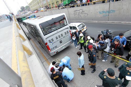 Bus del Metropolitano atropelló y causó la muerte de una persona en el Cercado de Lima