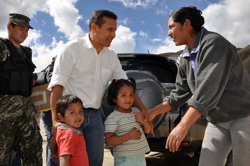 Presidente Ollanta Humala entregó títulos de propiedad a agricultores y anunció 100 millones de soles al Agrobanco, en Huaraz