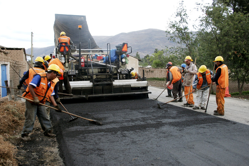 El asfalto y el concreto son los materiales más populares para la pavimentación de calzadas