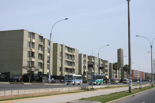 Imágenes del cruce de las  Avenida Universitaria y Bolivia