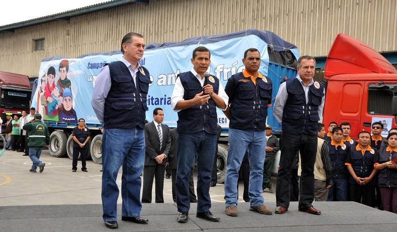 Presidente Ollanta Humala visitó almacenes del Indeci para dar inicio a la  ayuda humanitaria hacia las zonas alto andinas