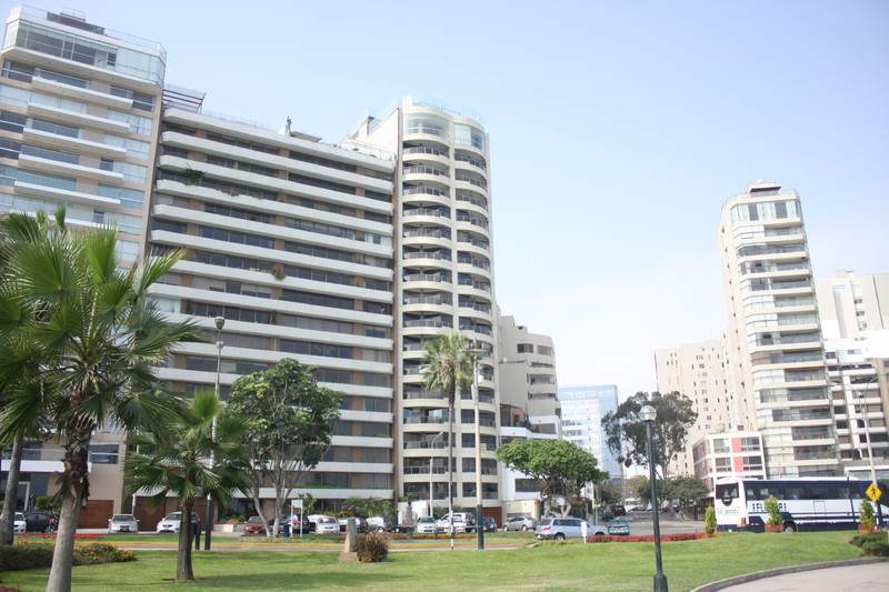 Venta y alquiler de departamentos se ofrecen en el distrito de Miraflores