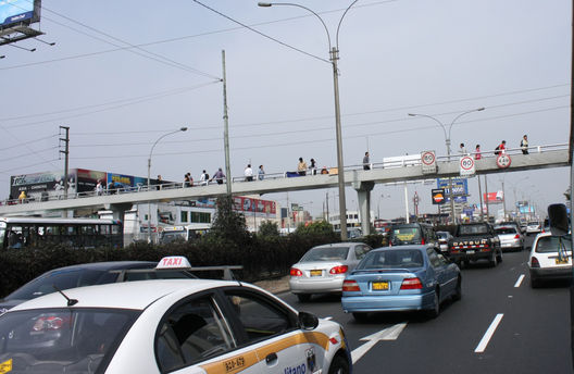 Vistas del Transporte Público en la Avenida Javier Prado