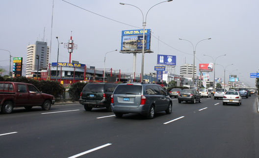 Vistas del Transporte Público en la Avenida Javier Prado