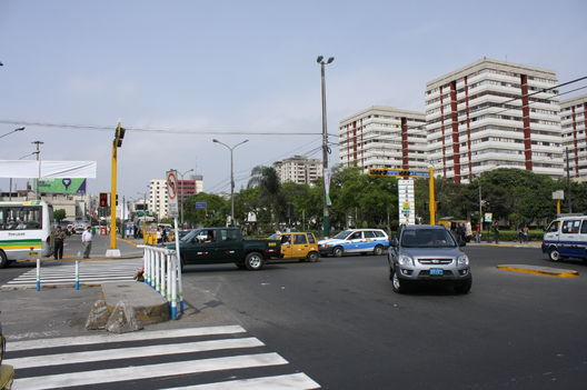 Vistas de la Avenida Pershi con Faustino Sánchez Carrión, Jesús María