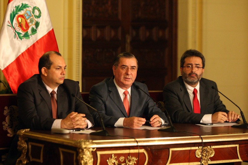 Presidente del Consejo de Ministros, Oscar Valdés en conferencia de prensa en Palacio de Gobierno