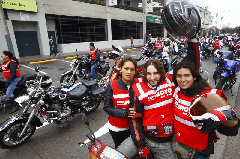 Miles de motocicletas realizaron caravana en Lima por Fiestas Patrias