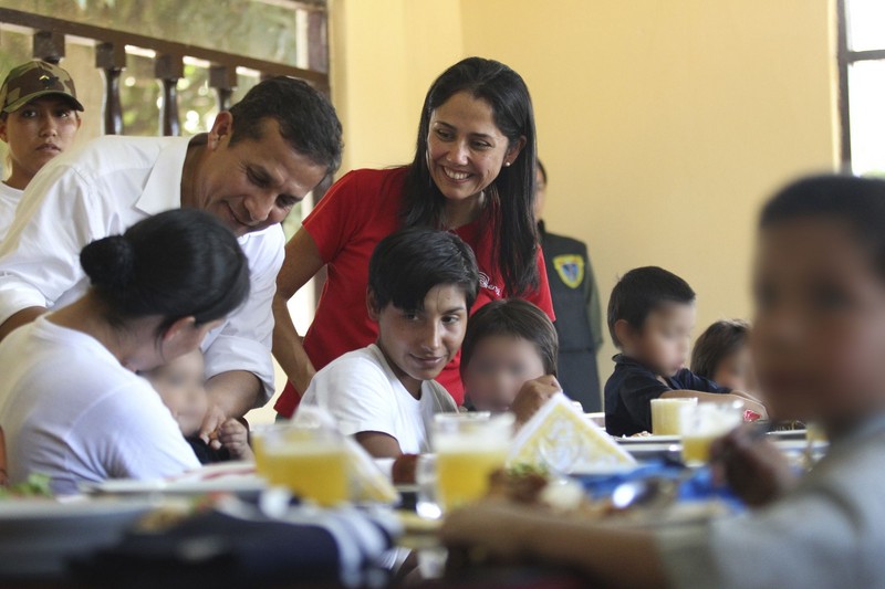 Presidente Ollanta Humala y Primera Dama Nadine Heredia visitaron a niños rescatados de Sendero Luminoso