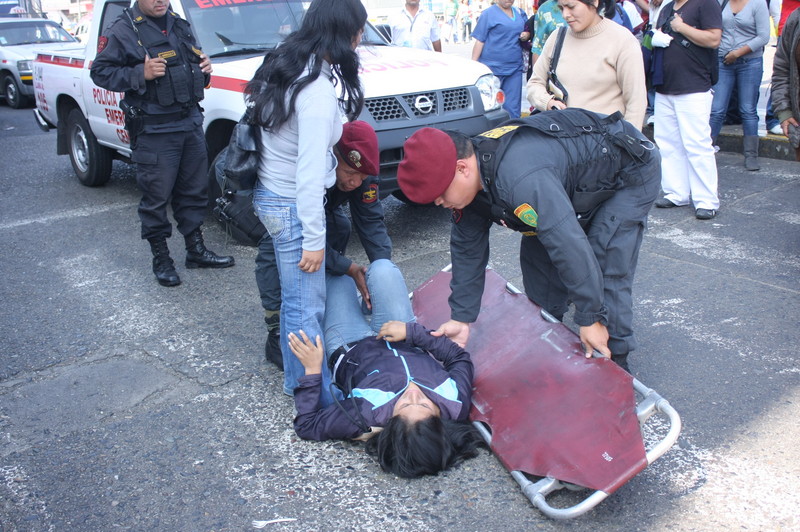 Atropellan a joven universitaria en el cruce de avenidas 28 de julio con Republica de Panamá en la ciudad de Lima