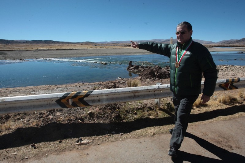 Premier Oscar Valdés visitó esta mañana zonas de minería ilegal en Azángaro, Asillo y Potoni