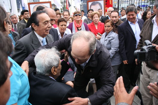 Rinden homenaje al líder histórico del APRA Armando Villanueva en la Casa del Pueblo