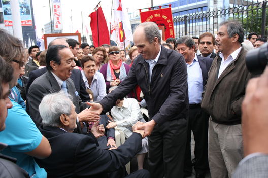 Rinden homenaje al líder histórico del APRA Armando Villanueva en la Casa del Pueblo