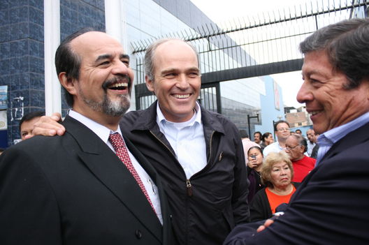 Rinden homenaje al líder histórico del APRA Armando Villanueva en la Casa del Pueblo