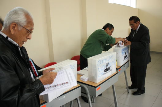 Miles de abogados acudieron a las urnas para elegir al nuevo Decano  CAL 2012