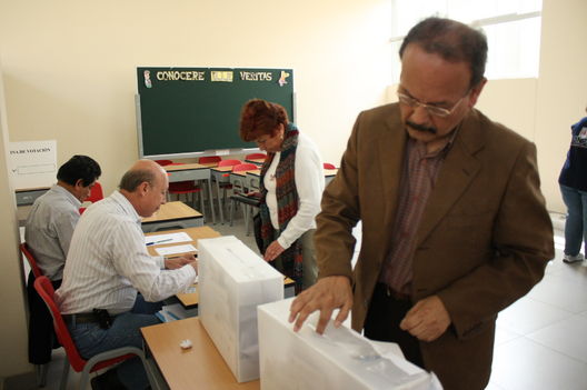 Miles de abogados acudieron a las urnas para elegir al nuevo Decano  CAL 2012