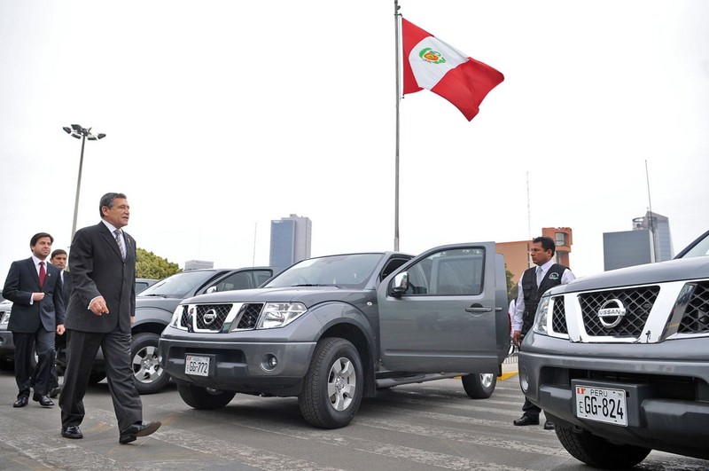 Ministro del Interior, Wilver Calle, entregó esta mañana vehículos para la Discamec