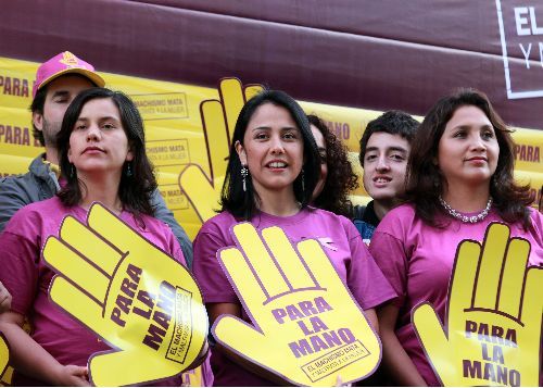 Primera Dama de la Nación Nadine Heredia asiste a la Campaña Contra la Violencia a la Mujer