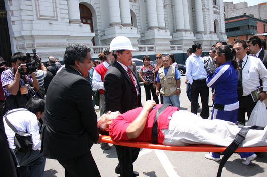 Personal del Congreso de la República participó en el Simulacro Nacional de Sismo y Tsunami