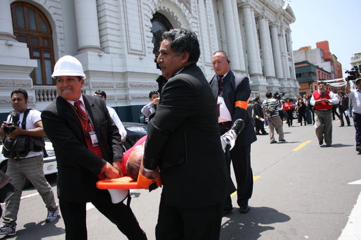 Personal del Congreso de la República participó en el Simulacro Nacional de Sismo y Tsunami