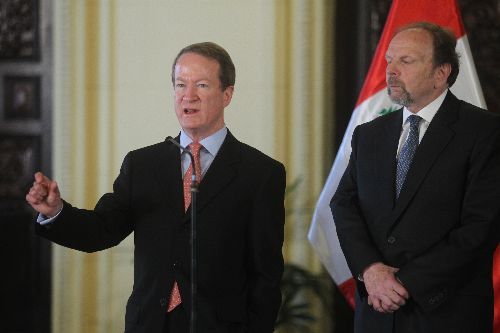 Presidente del Consejo de Ministros, Salomon Lerner,en conferencia de prensa en Palacio de Gobierno el 29 de noviembre 2011