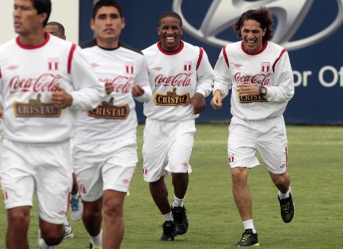 La selección peruana de fútbol inicia los entrenamientos para el Mundial Brasil 2014