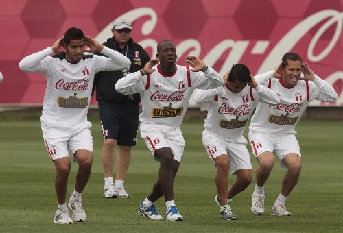 La selección peruana de fútbol inicia los entrenamientos para el Mundial Brasil 2014