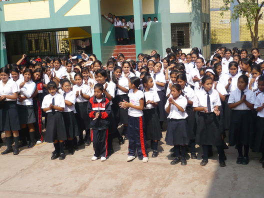 Un día de clases en los colegios estatales de Lima, Perú