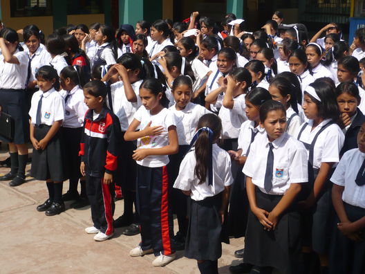 Un día de clases en los colegios estatales de Lima, Perú