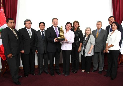 Ministro de Salud Alberto Tejada, visito en el Hospital Arzobispo Loayza