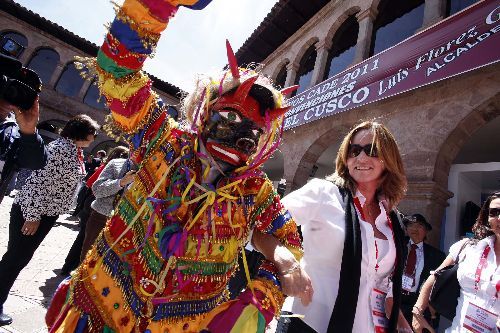Danzas y Festejos por la clausura del  CADE 2011 en la Ciudad del Cuzco