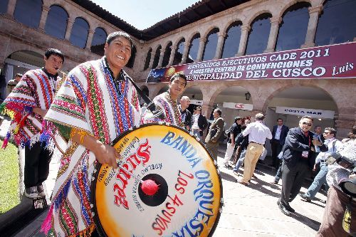 Danzas y Festejos por la clausura del  CADE 2011 en la Ciudad del Cuzco