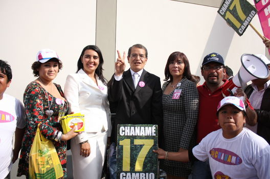 El Candidato al Decanato CAL 2012 con el numero 17, el Doctor  Raúl Chaname Orbe