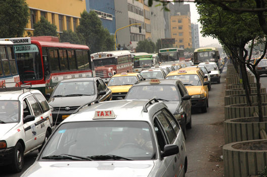 La Municipalidad de Lima reordenará la avenida Abancay contemplando solo tres paraderos para los usuarios