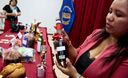 La Directora de Digesa, Mónica Saavedra, recomienda para estas fiestas evitar el consumo de productos que no cumplan las garantías de salubridad