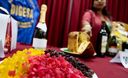 La Directora de Digesa, Mónica Saavedra, recomienda para estas fiestas evitar el consumo de productos que no cumplan las garantías de salubridad