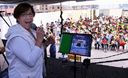 Susana Villarán, alcaldesa de Lima, compartiendo con los hijos de los trabajadores del terminal terrestre de Fiori en tradicional chocolatada navideña.