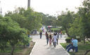 Pobladores pasan una linda tarde en la Plaza de Armas de Villa El Salvador