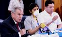 Presidente Ejecutivo de EsSalud, Alvaro Vidal Rivadeneyra, con paciente Zelmira Prado, quien recibió un trasplante bipulmonar.