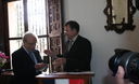 Javier Pérez de Cuellar recibió la medalla Grand Vermeil de manos del alcalde de Paris, Bertrand Delanoe.