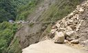 Carretera ayacuchana Ccentabamba-Machente, en el Valle de los Ríos Ene y Apruímac (VRAE) fue afectada por deslizamiento
