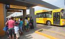 Buses alimentadores del Metropolitano en la estación Naranjal en el distrito de Comas.