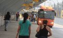 Buses alimentadores del Metropolitano en la estación Naranjal en el distrito de Comas.