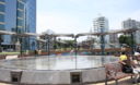 Larcomar cuenta con una ubicación privilegiada sobre un acantilado en el distrito de Miraflores. Ofrece una espectacular vista del Océano Pacifico.