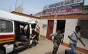'Combi' de transporte público chocó estrepitosamente contra posta médica en el distrito limeño de Villa María del Triunfo.