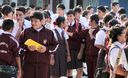 Entusiastas alumnos iniciaron con normalidad las clases en diversas escuelas de Lima y provincias.